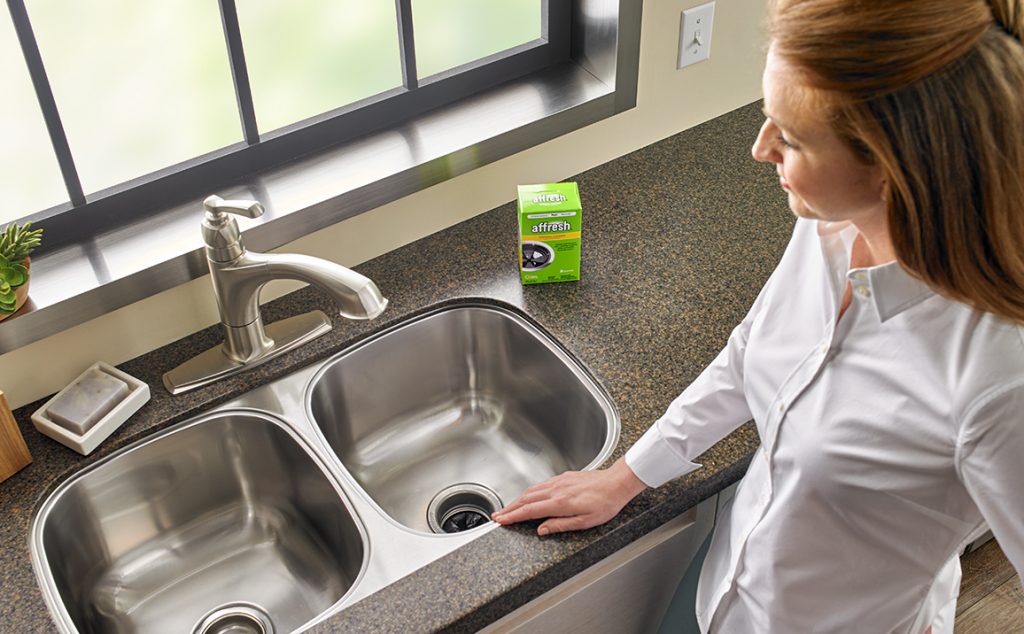 Disposal Cleaner Lifestyle 2